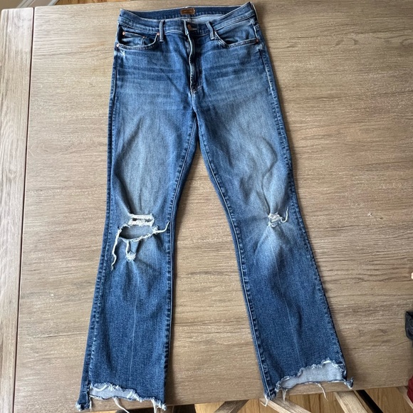 Mother woman’s the insider crop step chew jeans - Picture 6 of 16